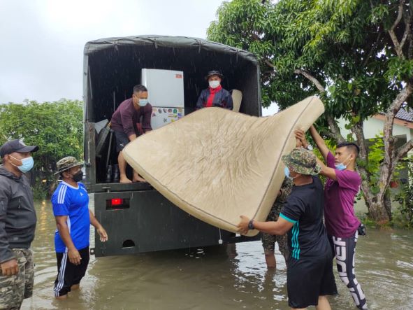 Trauma banjir 2011, penduduk pindah segera awal ke PPS – Utusan Digital