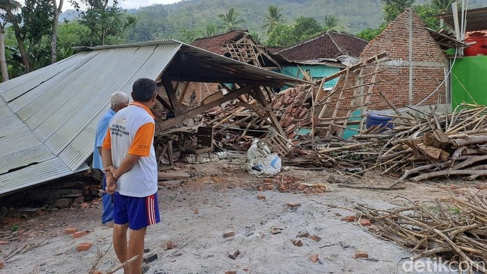 Gempa Bumi Kuat Gegar Yogyakarta