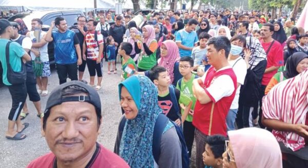 2 000 Orang Serbu Air Terjun Gunung Ledang