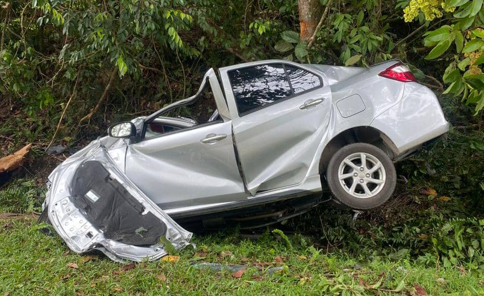 Gadis Maut Kereta Terbabas Rempuh Pokok