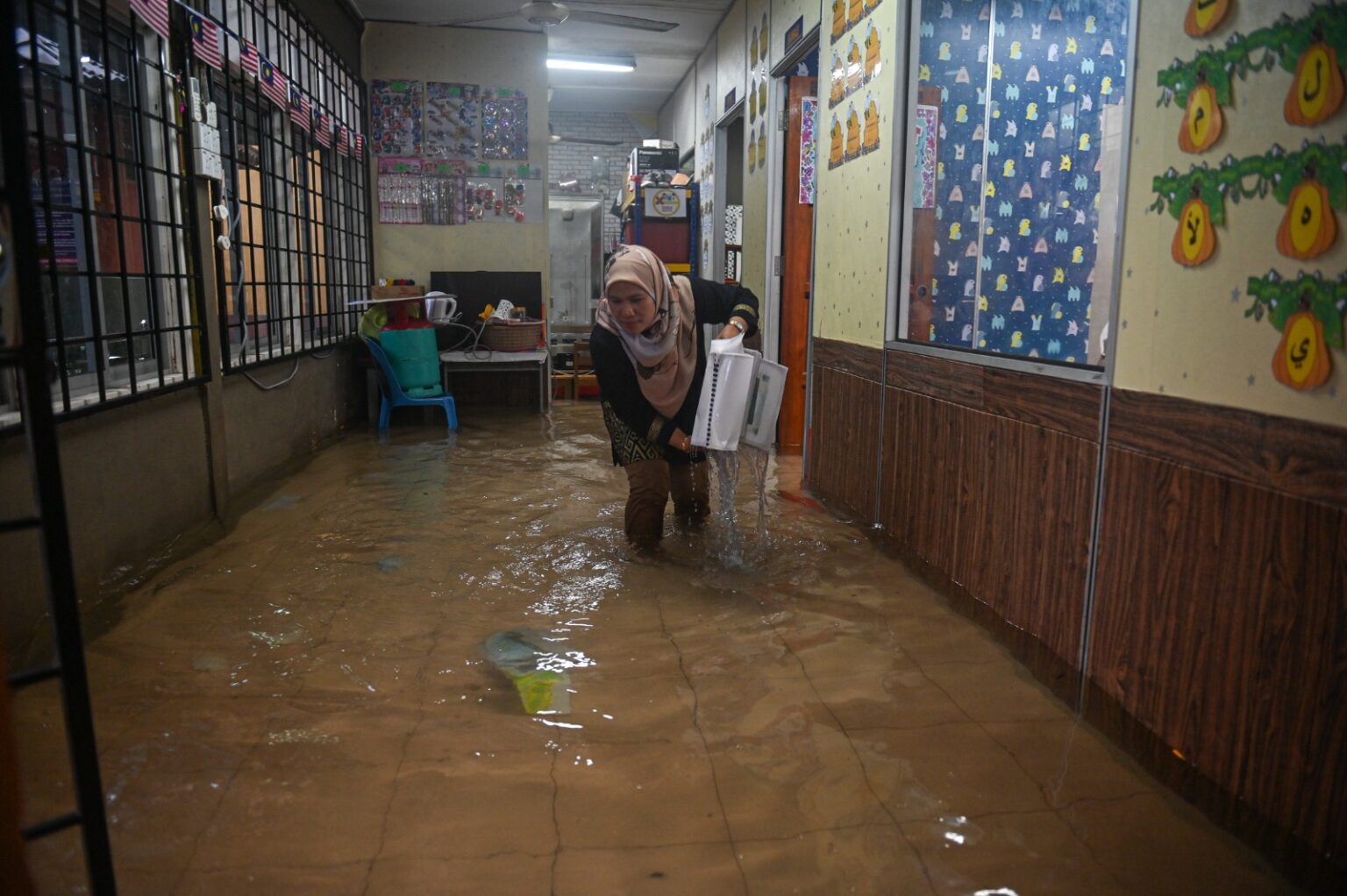 184 Mangsa Banjir Di Terengganu Dipindahkan Utusan Malaysia