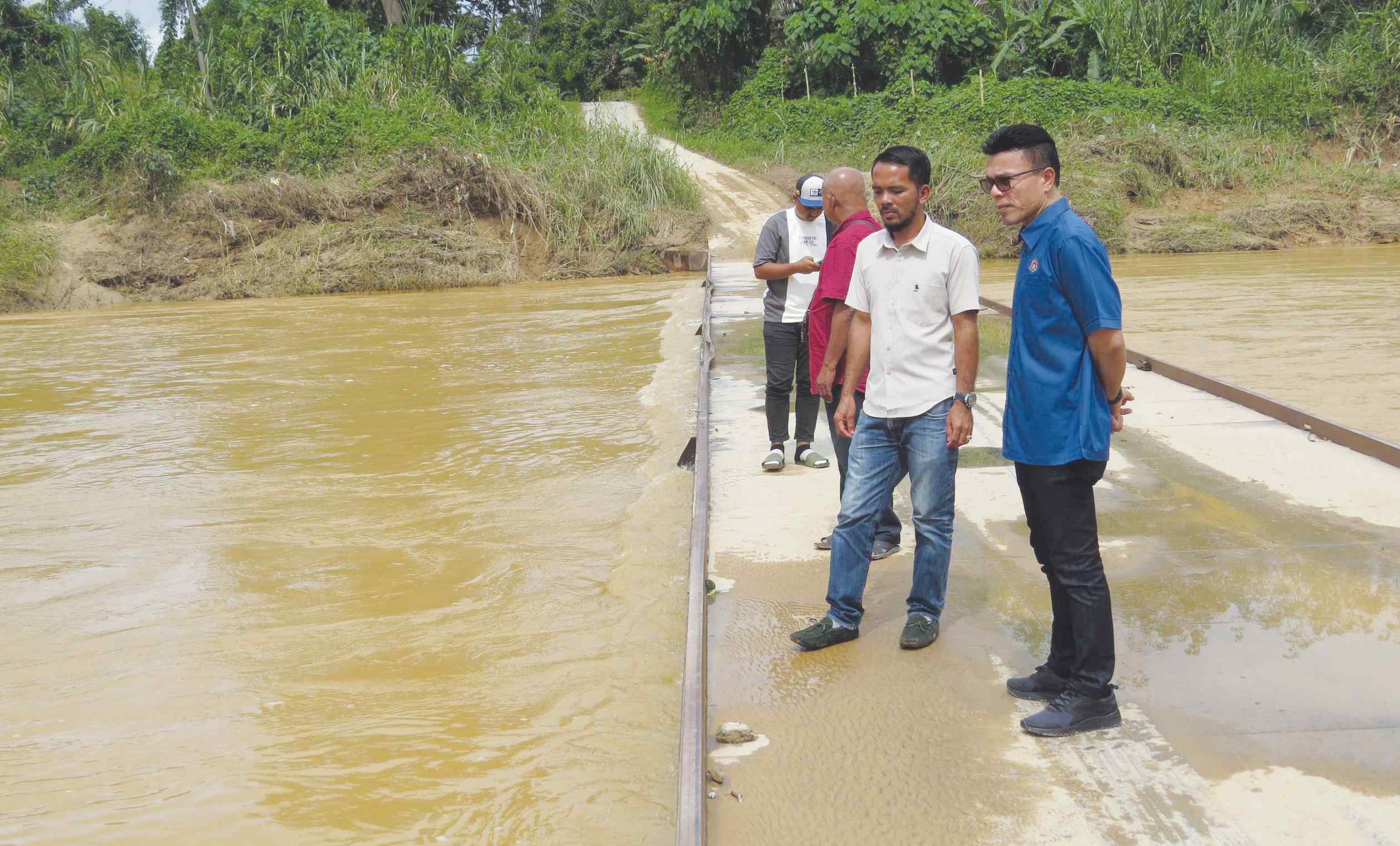 Penduduk Berhampirn Sungai Galas Gesa Bina