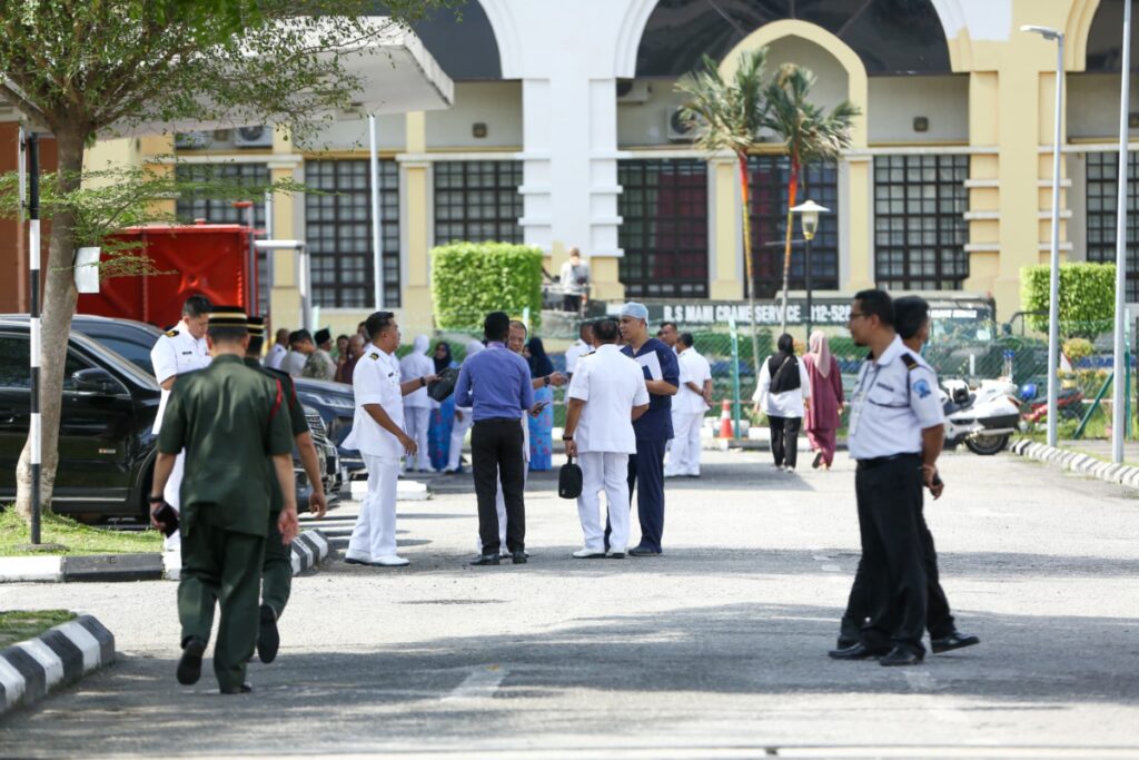 Jenazah Mangsa Nahas Helikopter Disolatkan Di Masjid Batalion Ke