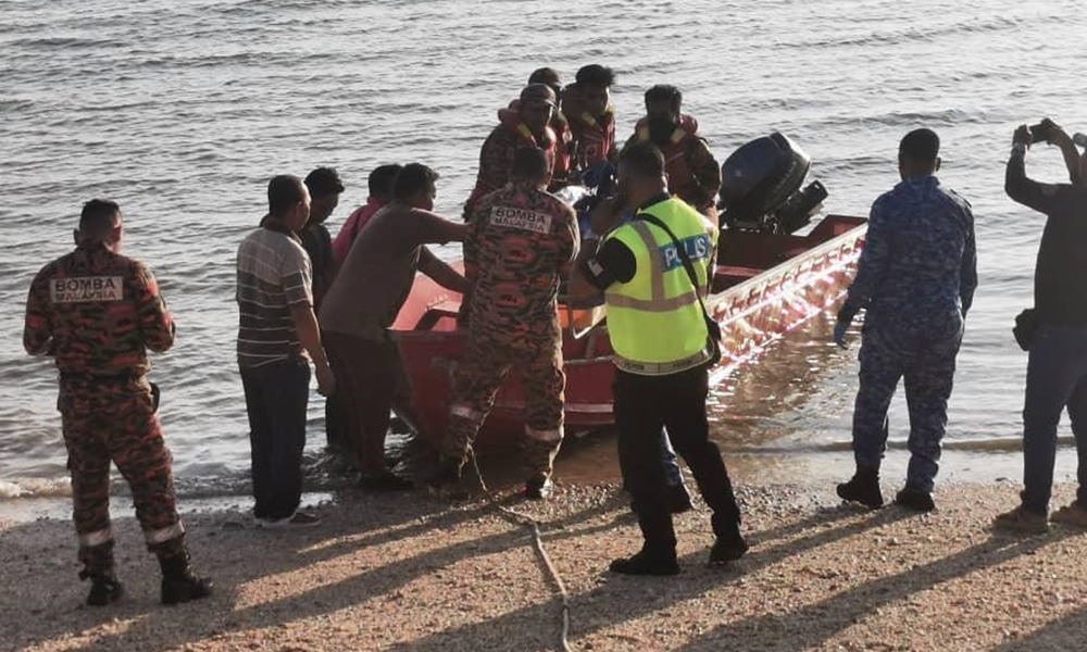 Seorang maut bot karam di Pantai Redang