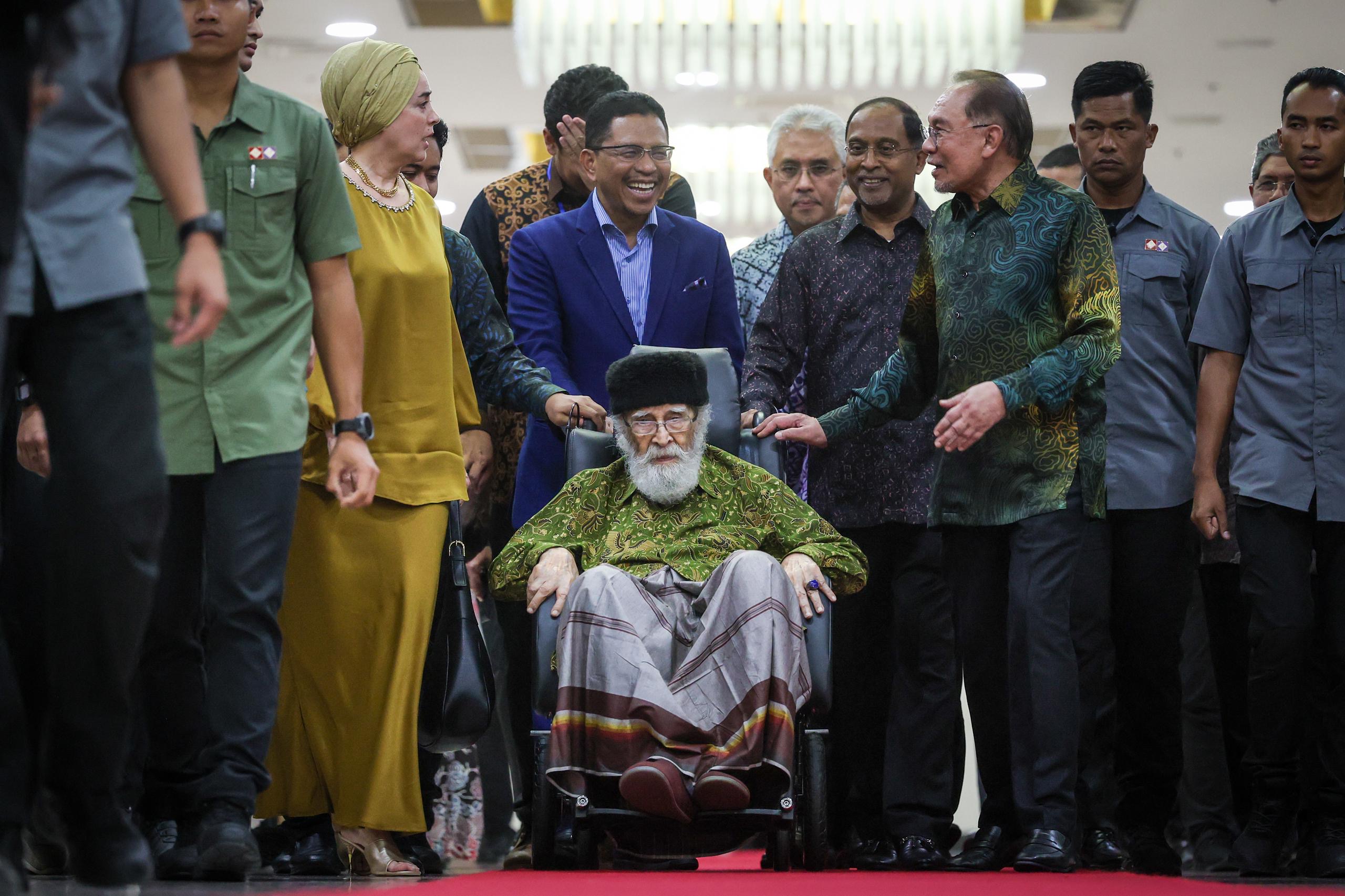 Kukuhkan ketuanan Melayu menerusi nilai Islam – PM