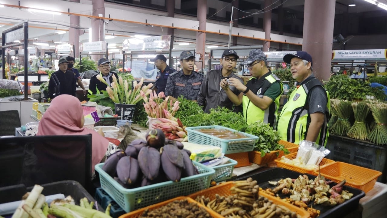 MBDK senarai hitam penyewa sewa kedai kepada warga asing