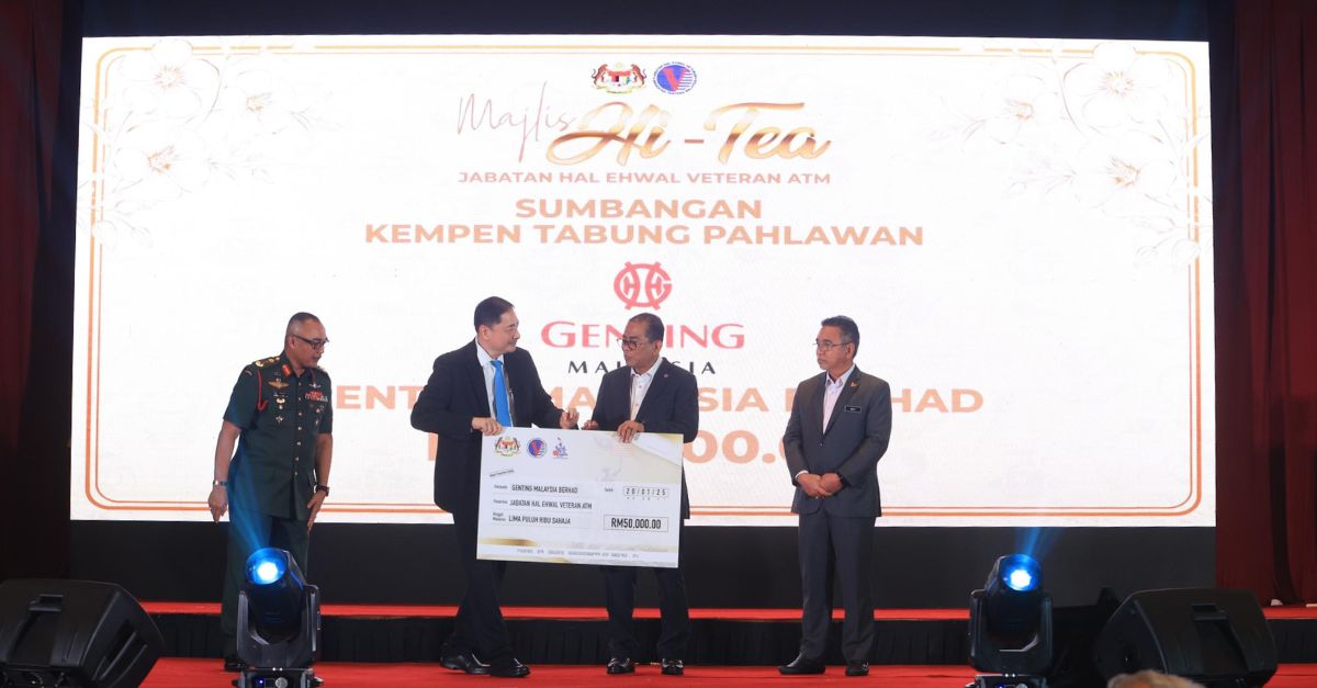 Genting Malaysia serah sumbangan RM50,000 kepada Yayasan Veteran ATM