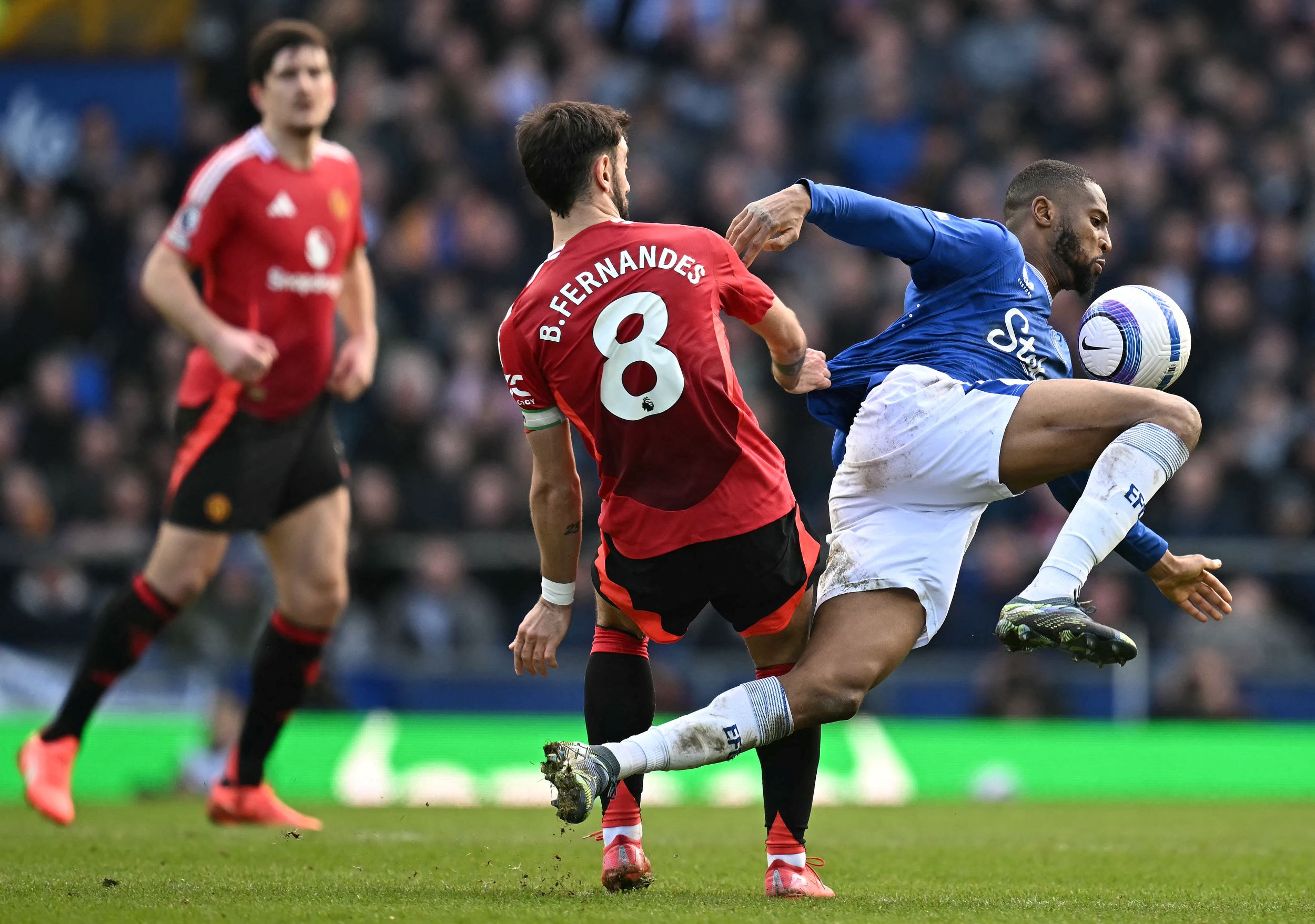 Fernandes ‘selamatkan’ United daripada kekalahan