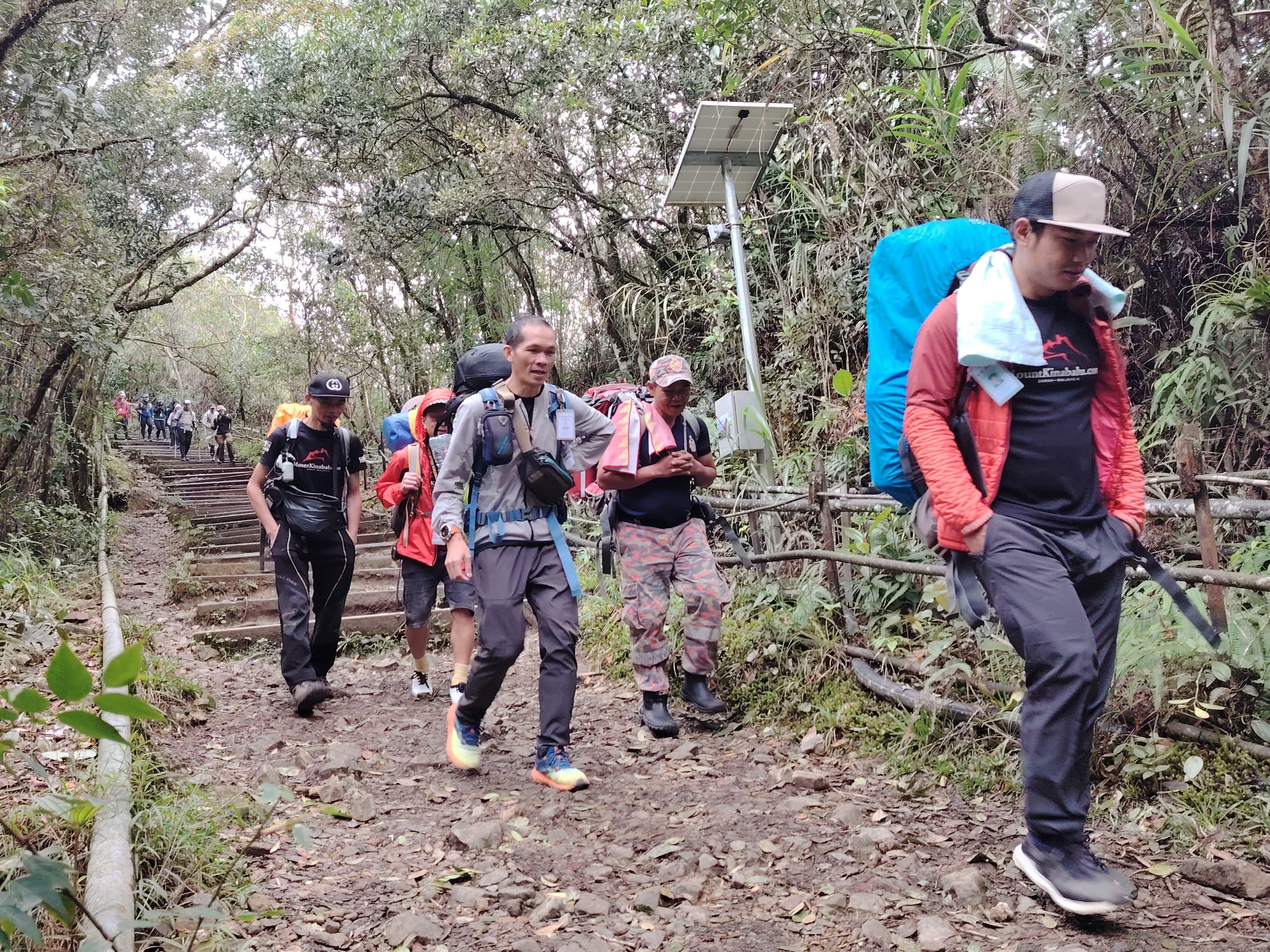 Syarat pendakian Gunung Kinabalu akan diperketat