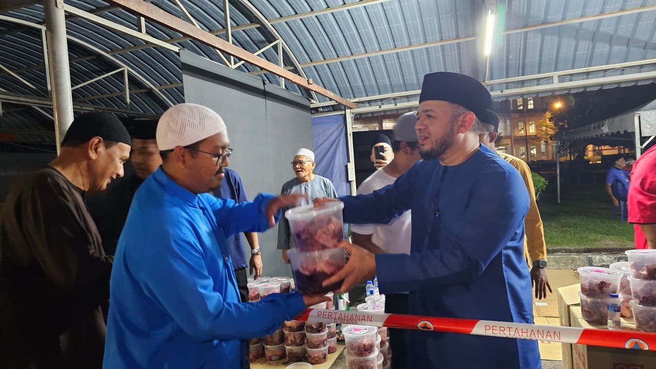 Lebih 2,000 ‘serbu’ beli daging tempatan serendah RM20 sekilogram di Kangar