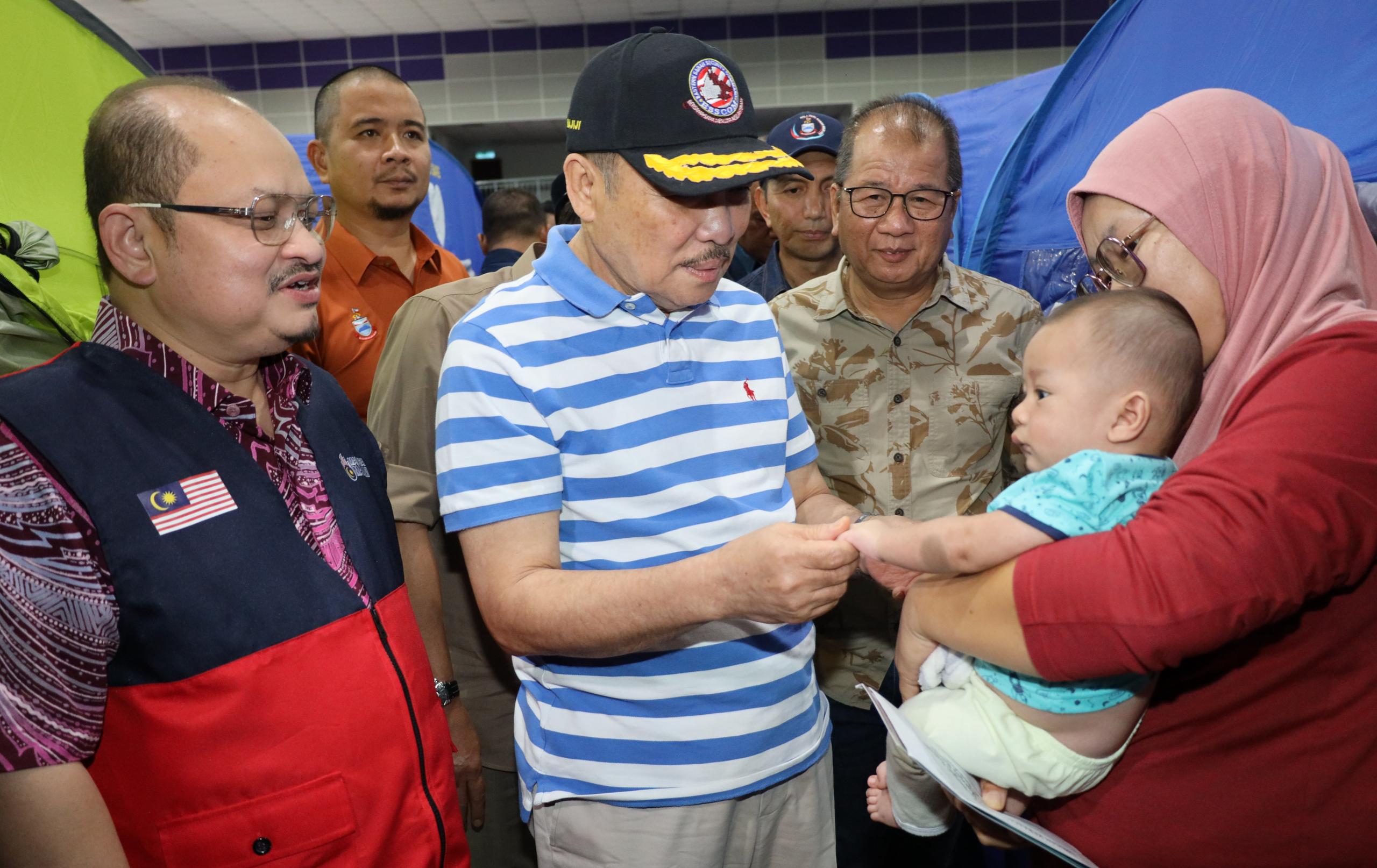 Bantuan RM1,300 kepada mangsa banjir Beaufort dan Membakut