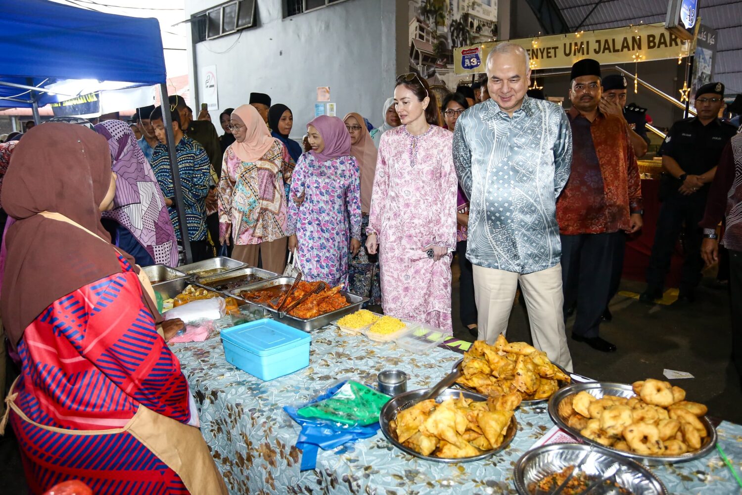 Sultan Nazrin, Tuanku Zara kunjungi bazar Ramadan