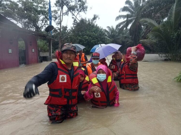 Keadaan Banjir Di Johor Kian Buruk Mangsa Dipindahkan Utusan