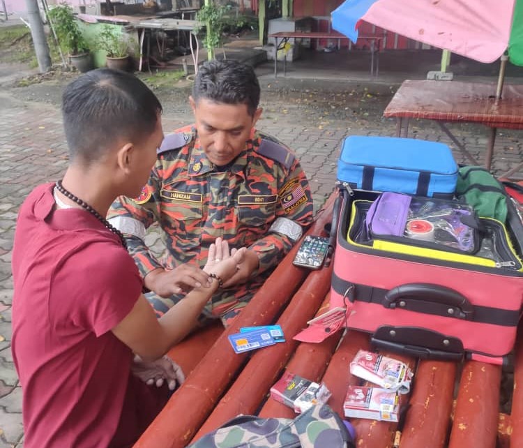 Pemancing Dikhuatiri Lemas Rakan Selamat Bot Terbalik Utusan Malaysia 5323