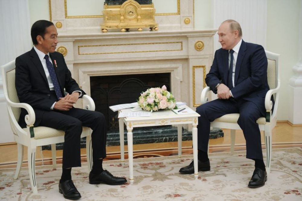 Kenapa Putin Tak Pakai Meja Panjang Ketika Jumpa Jokowi