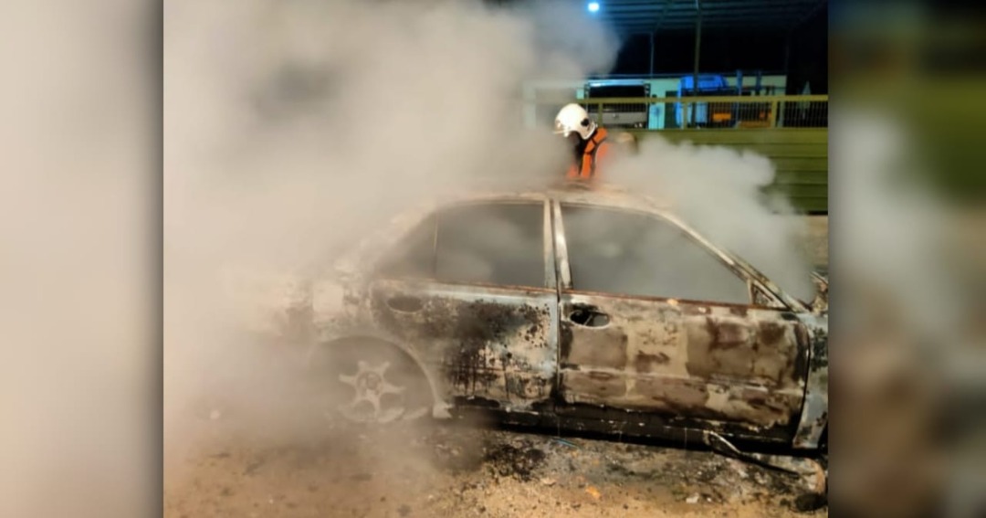 Lelaki Rentung Kereta Terbakar