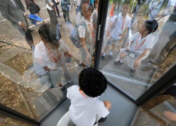 DI Jepun, aspek kebersihan tandas menjadi satu budaya yang diasuh sejak di bangku sekolah lagi. – AFP