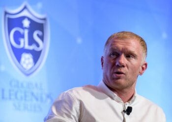 Scholes mengakui sangat bimbang dengan persembahan Manchester United menjelang pertemuan menentang Liverpool, hujung minggu ini.