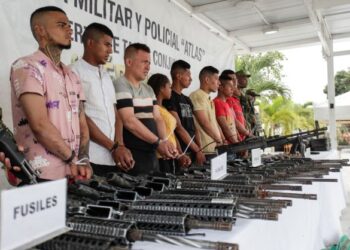 ASKAR Colombia pernah menahan beberapa pemberontak FARC ditahan di Tumaco, southern Colombia pada 9 Disember tahun lalu.