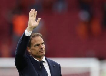 FRANK DE BOER melepaskan jawatan selaku jurulatih skuad Oranje susulan kegagalan mereka di peringkat 16 terakhir Euro 2020.- AFP