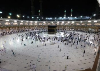 TRADISI umrah musim sejuk amat popular dalam kalangan warga Malaysia sejak sekian lama selain umrah Ramadan. 
– AFP