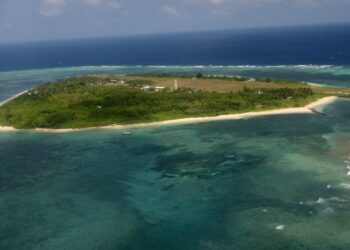 GAMBAR dari udara menunjukkan Pulau Thitu, sebahagian daripada kumpulan pulau Spratly yang dipertikaikan di Laut China Selatan yang terletak di luar pantai barat Filipina. -AFP