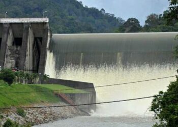 TAKUNGAN air di Empangan Muda di Sik melimpah selepas hujan lebat sejak beberapa hari lalu.