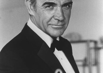 SEAN Connery ketika membintangi filem James Bond berjudul Never Say Never Again pada 1982. - AFP