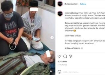 TANGKAP layar video menunjukkan seorang jemaah lelaki meninggal dunia di masjid di Bogor, Jawa Barat. - AGENSI