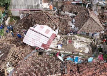 MALAYSIA berisiko alami gegaran jika  gempa bumi pada skala 7 magnitud berlaku di Indonesia atau Filipina. - AFP