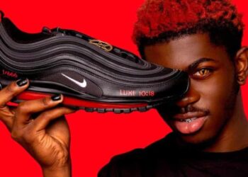 REKAAN Nike Air Max 97 dipercayai mengandungi dakwat merah menggunakan titisan darah manusia. - MSCHF