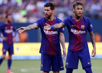 NEYMAR (kanan) dan Messi bersahabat sejak di Barcelona.