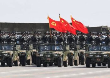 BAJET pertahanan China meningkat kira-kira 10 peratus setiap tahun. - AFP  