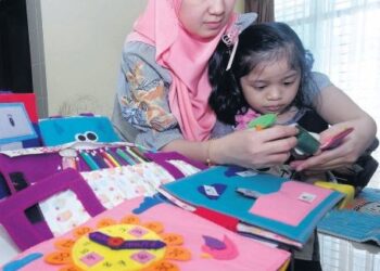 SELAIN pembelajaran tradisional di sekolah, ibu bapa perlu lebih kreatif memupuk minat anak-anak bagi menguasai subjek Matematik.