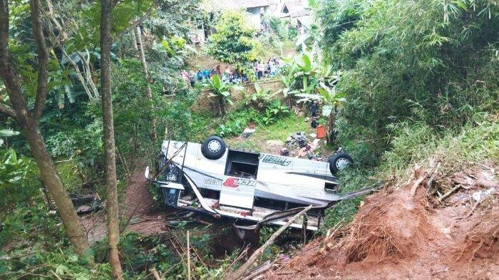 Dua Pekerja Kilang Maut Dalam Kemalangan Bas Kilang Dunia Itu