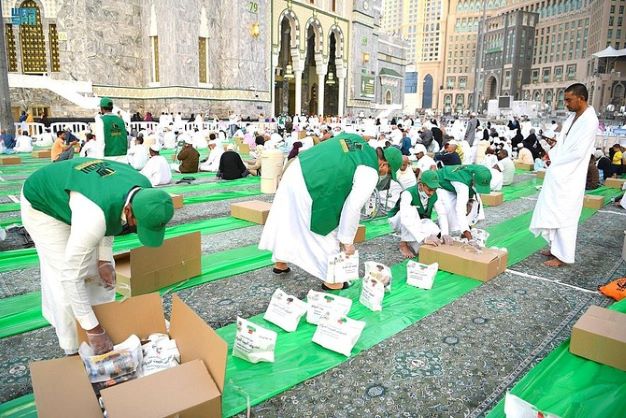 Masjidil Haram Sediakan Sejuta Makanan Iftar Utusan Malaysia