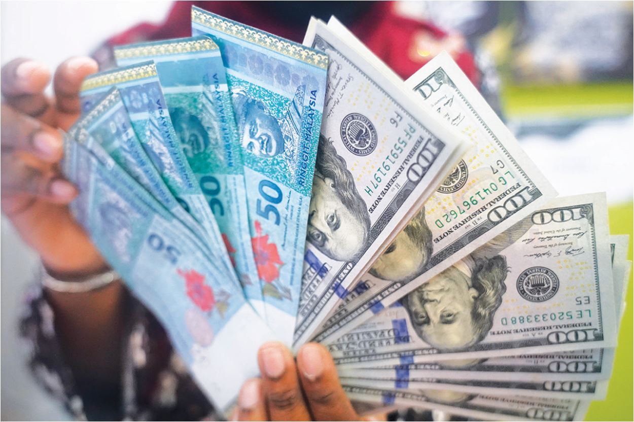 Ringgit dibuka tinggi sedikit berbanding dolar AS