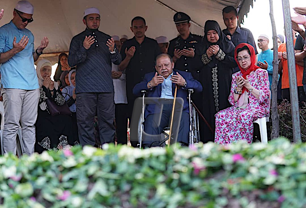 Jenazah Abu Hassan Din Al Hafiz Selamat Dikebumi - Utusan Malaysia