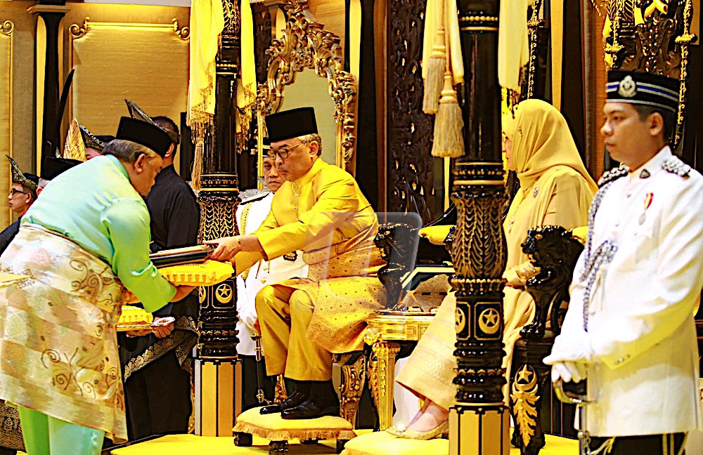 [video] Sultan Abdullah Riayatuddin Al Mustafa Billah Shah Sultan