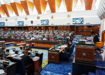 RAMAI yang menggesa  Parlimen bersidang walaupun dalam tempoh darurat.