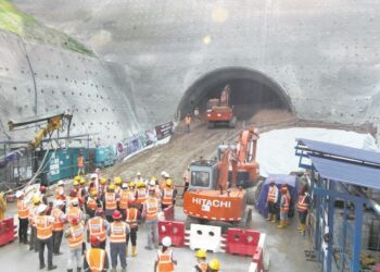 TERDAPAT dakwaan projek MRT hanya menguntungkan pekerja asing. – GAMBAR HIASAN/UTUSAN