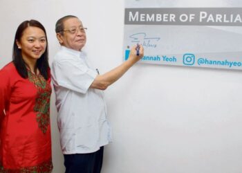 HANNAH Yeoh (kiri) mendakwa tidak mendapat sesen pun peruntukan daripada kerajaan Pusat untuk mengurus kebajikan pengundi Parlimen Segambut. – Gambar hiasan