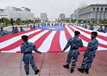 CADANGAN untuk memperkenalkan semula PLKN dengan jenama baharu dan modul lebih mantap adalah kurang sesuai. – AFP