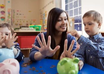 Guru pendidikan khas berdepan cabaran semasa penularan pandemik Covid-19 ekoran perlu menyediakan pendidikan berkualiti bagi membolehkan murid mencapai potensi  optimum. – GAMBAR HIASAN/SUMBER INTERNET