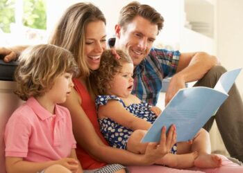 Ibu bapa disaran memanfaatkan musim cuti sekolah dengan menghidupkan amalan membaca di rumah. – GAMBAR HIASAN/SUMBER INTERNET
