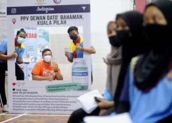 USAHA meningkatkan kadar vaksinasi dalam kalangan pelajar sekolah memerlukan sokongan dan kerjasama daripada PIBG. -UTUSAN/MOHD. SHAHJEHAN MAAMIN.