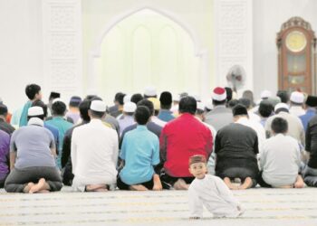 ADALAH diharap umat Islam yang berpuasa kali ini tidak meninggalkan solat kerana kedua-duanya adalah ibadat yang wajib ke atas mereka yang mukalaf. – GAMBAR HIASAN