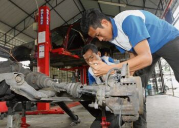 Siswazah bukan dalam bidang teknikal kini boleh memohon memasuki bidang pendidikan teknikal dan latihan vo­kasional (TVET) di 22 Institut Kemahiran Belia Negara (IKBN) seluruh negara.