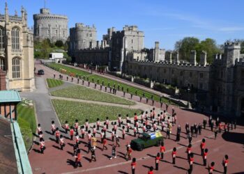 HAMPIR 13 juta penduduk Britain menonton majlis pengebumian Duke of Edinburgh, Putera Philip di BBC dan ITV. - AFP