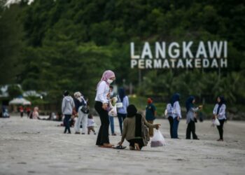 LANGKAWI akan menjalani gelembung pelancongan antarabangsa. - UTUSAN/SHAHIR NOORDIN